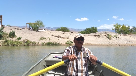Mexican rower across the Rio Grande. (c) RVLuckyOrWhat.com